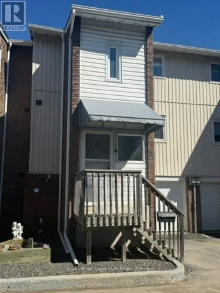 19 - 850 LAKESHORE DRIVE, North Bay