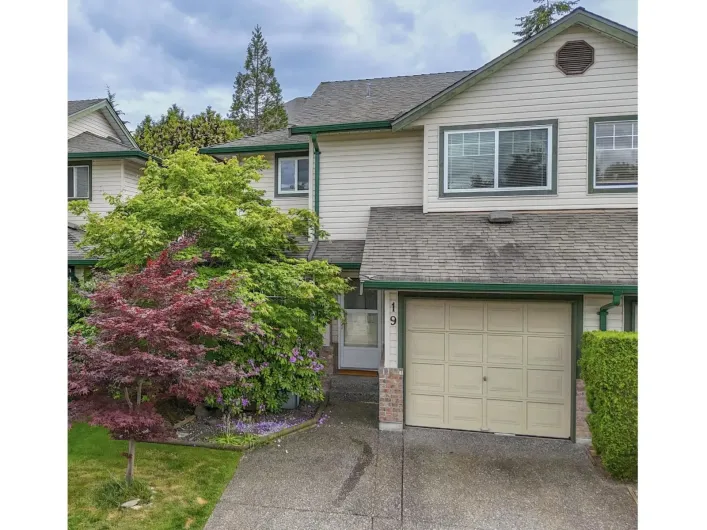 19 8863 216 STREET, Langley