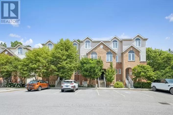 19 - 90 STEELE PARK PRIVATE, Ottawa