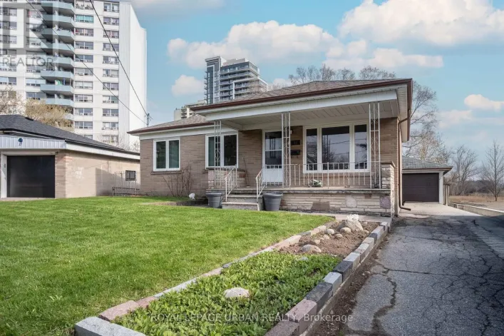 19 BATTERSEA CRESCENT, Toronto