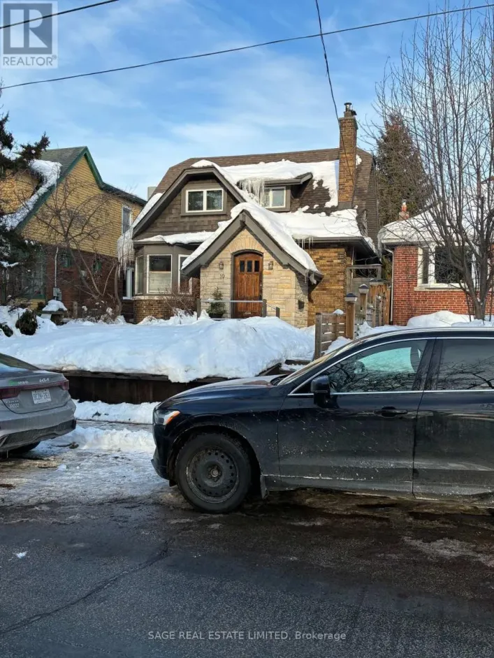 19 BEECHWOOD DRIVE, Toronto