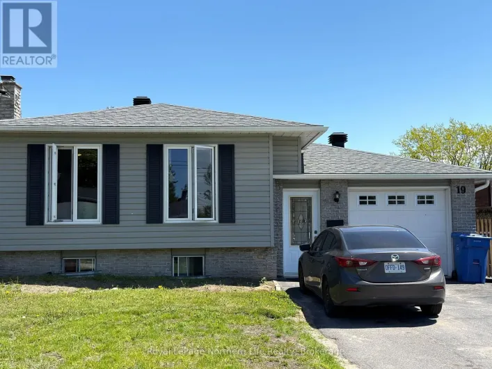 19 BELLEVIEW CRESCENT, North Bay