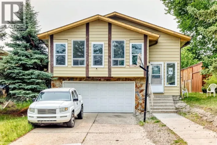 19 Berwick Crescent NW, Calgary