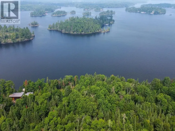19 Castlerock Island|Queer Island 19, South of Kenora