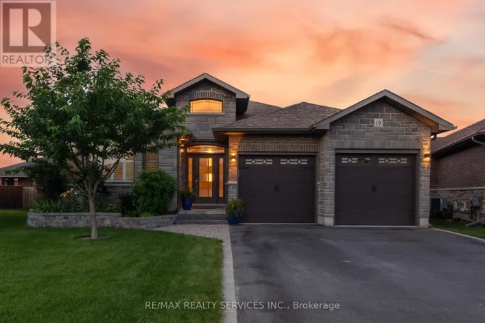 19 CHARLESTON COURT, Belleville