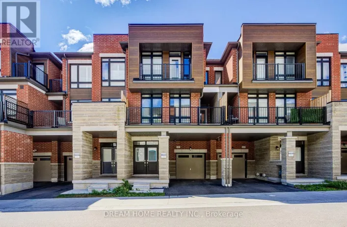 19 COPPINI LANE, Ajax