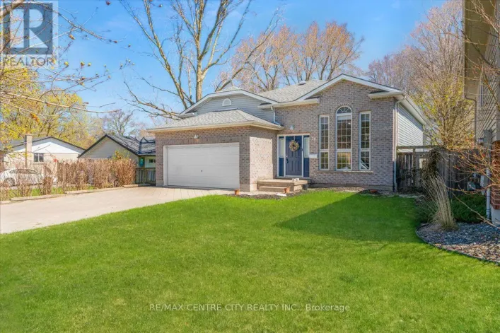 19 DELL DRIVE, Strathroy-Caradoc