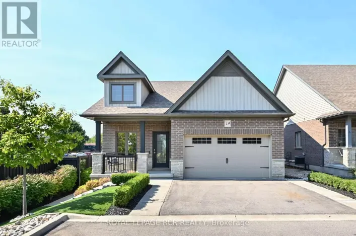 19 DOVER LANE, Centre Wellington