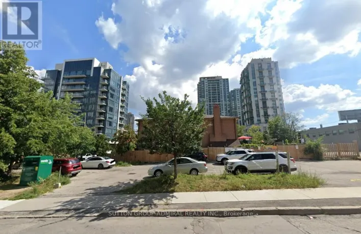 19 GLENDORA AVENUE, Toronto
