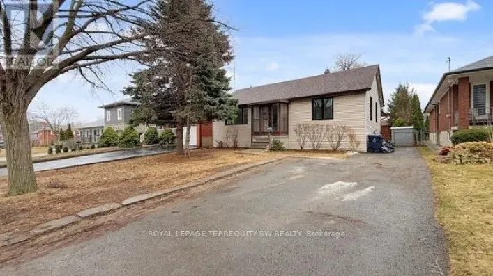 19 HAWTHORNE ROAD, Toronto