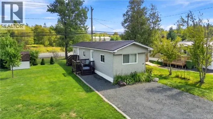 House for sale: 19 Hedgeview Drive, Hanwell