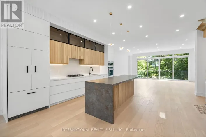 19 IVY AVENUE, Toronto