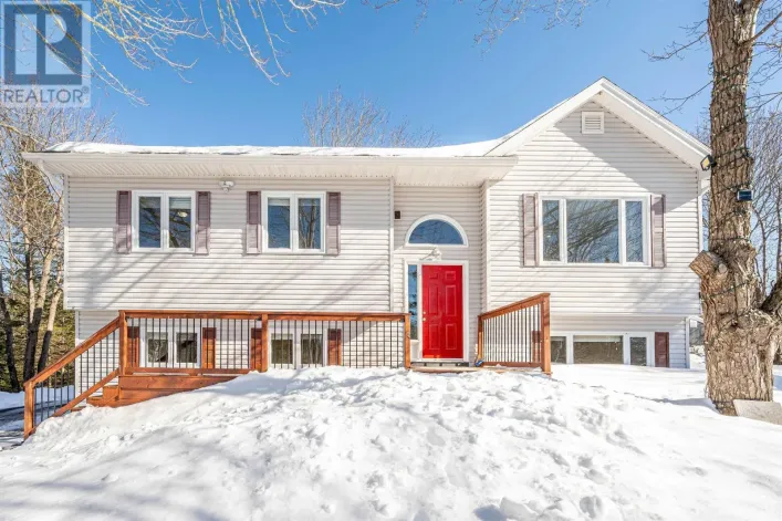 19 Kilbride Drive, Stillwater Lake