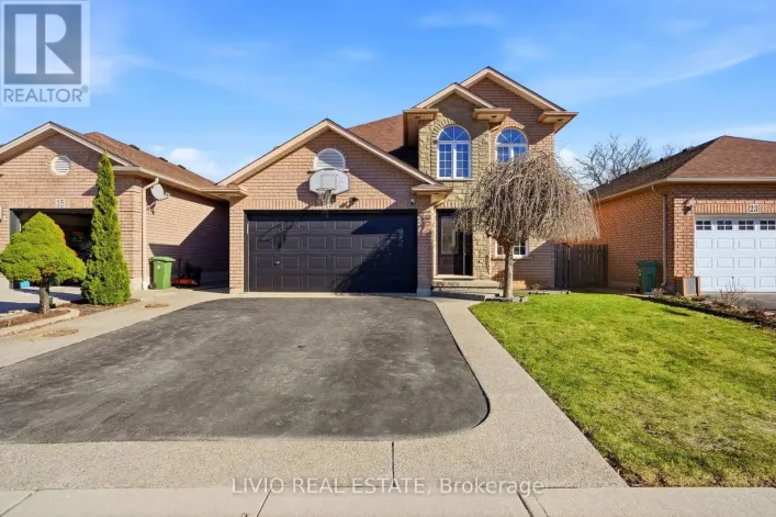 19 KONSTANTINE COURT, Hamilton