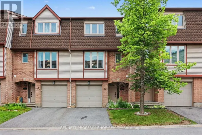 19 LIGHTFOOT PLACE, Ottawa