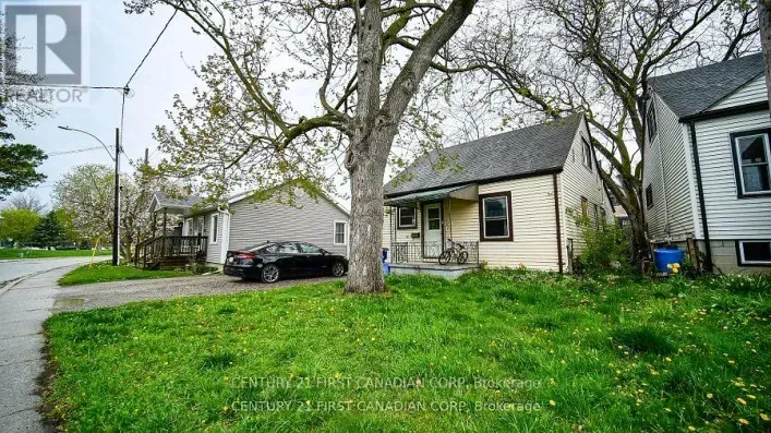 House for sale: 19 MONTGOMERY DRIVE, Chatham-Kent