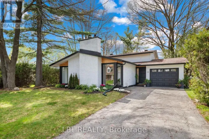19 MOORCROFT ROAD, Ottawa