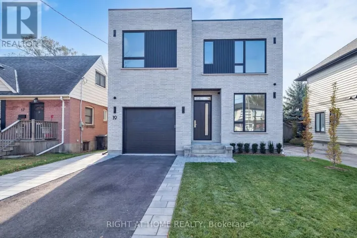 19 PUTNEY ROAD, Toronto
