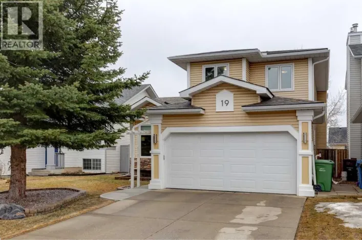 19 Riverstone Crescent SE, Calgary