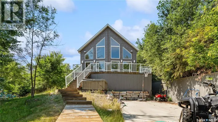 House for sale: 19 Rose CRESCENT, Pike Lake Provincial Park