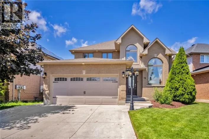 19 SONATA Avenue, Hamilton