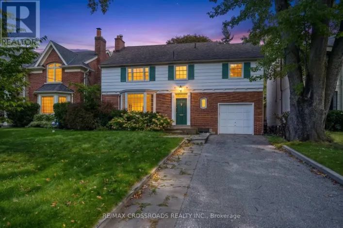 19 STRATHGOWAN CRESCENT, Toronto