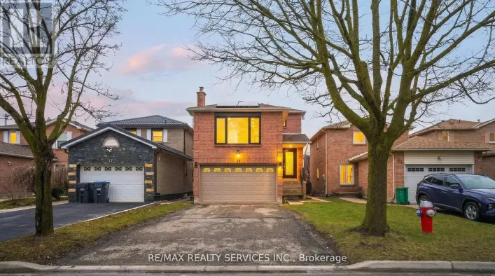 19 WAYNE NICOL DRIVE, Brampton
