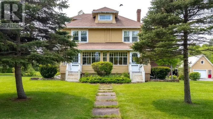 19 Wood Island Road, Montague