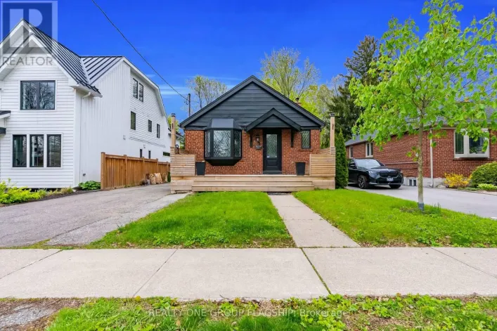 19 YORKVIEW DRIVE, Toronto