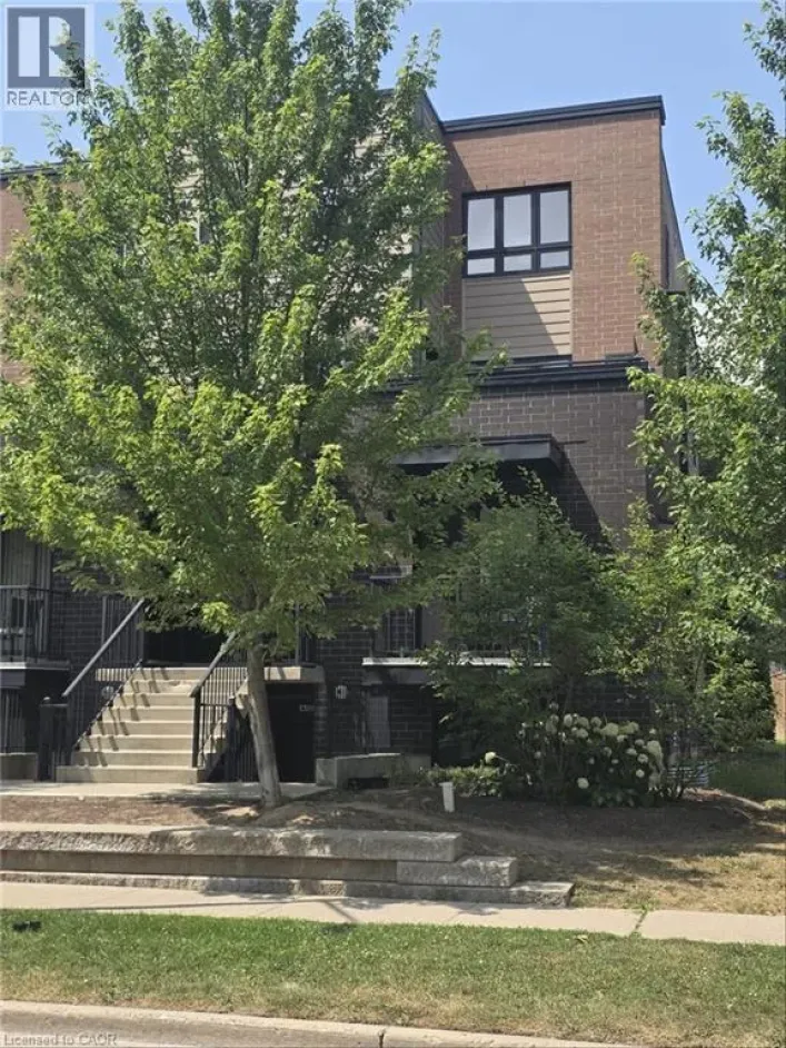 190 CENTURY HILL Drive Unit# 11A, Kitchener