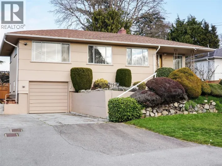 190 Homer Rd, Saanich