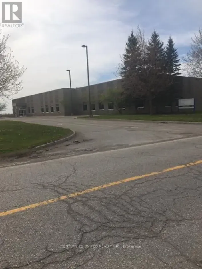 1900 FISHER DRIVE, Peterborough