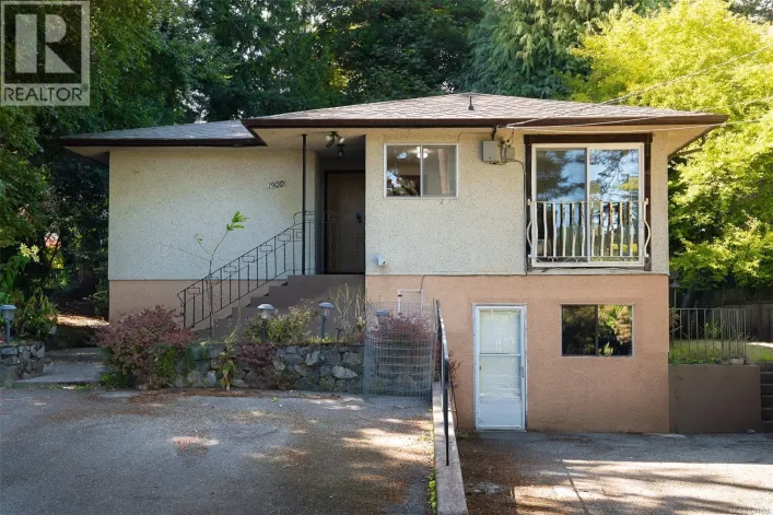 1900 Leyns Rd, Saanich
