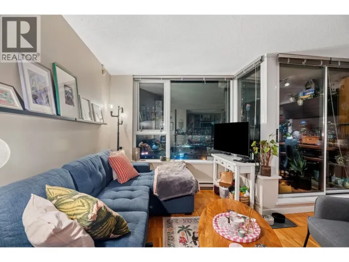 1901 33 SMITHE STREET, Vancouver