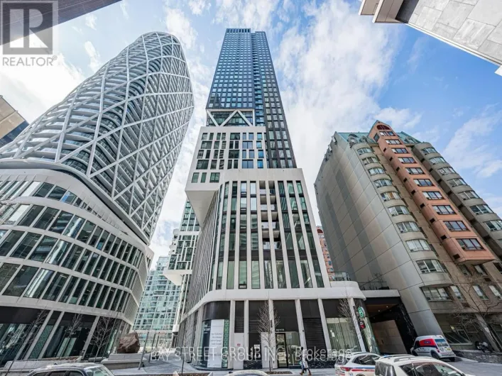 1904 - 238 SIMCOE STREET, Toronto