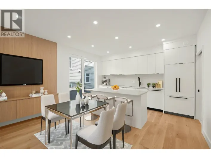 1904 E 8TH AVENUE, Vancouver