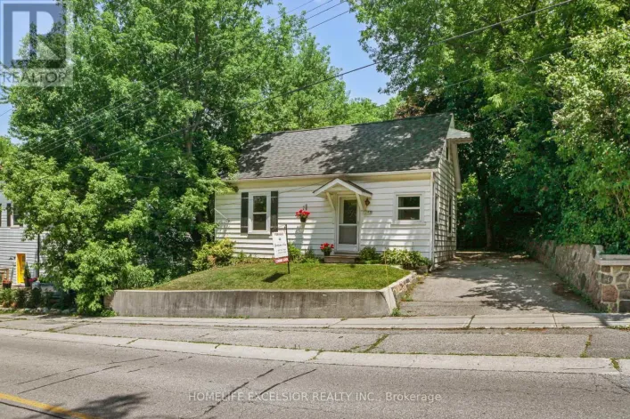 19043 CENTRE STREET, East Gwillimbury