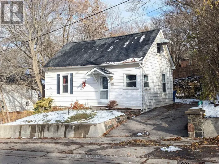 19043 CENTRE STREET, East Gwillimbury