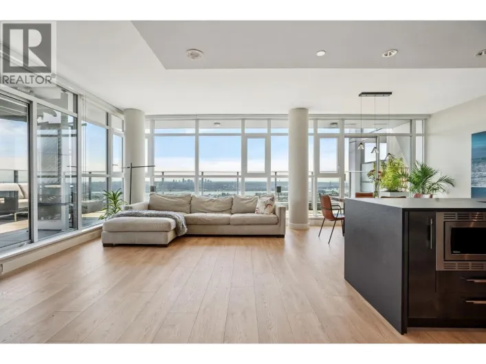 1905 958 RIDGEWAY AVENUE, Coquitlam