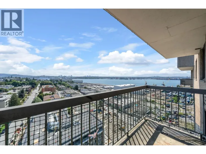 1906 145 ST. GEORGES AVENUE, North Vancouver