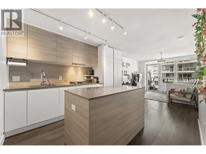 1906 988 QUAYSIDE DRIVE, New Westminster