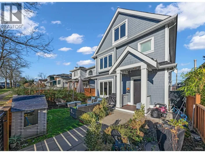 1907 E 40TH AVENUE, Vancouver