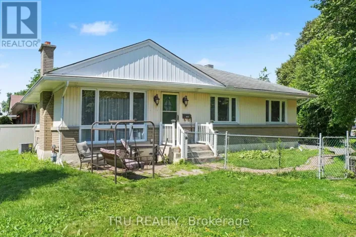 1908 SAUNDERSON DRIVE, Ottawa