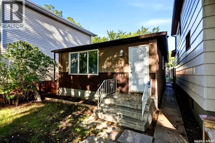 House for sale: 1909 Montreal STREET, Regina