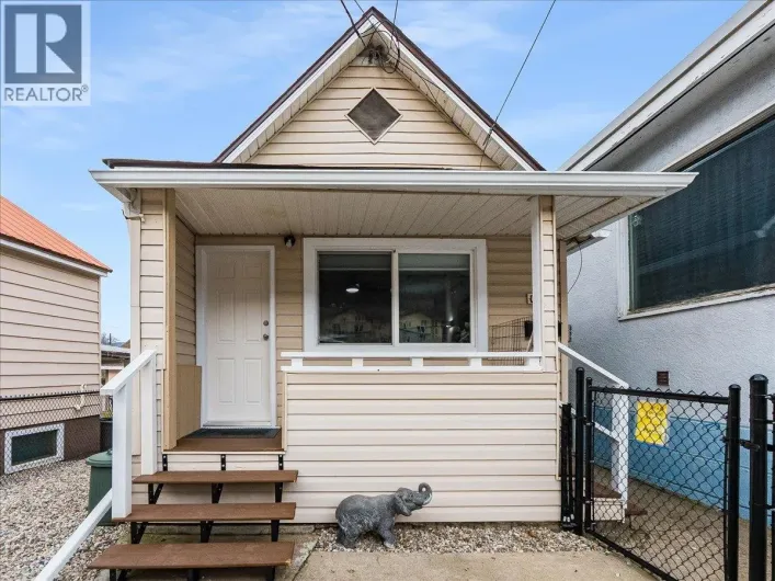 1911 SECOND Avenue, Trail