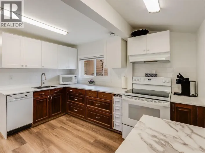 1911 SECOND Avenue, Trail