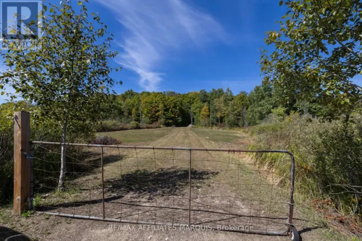 19112 HWY 7 HIGHWAY, Tay Valley