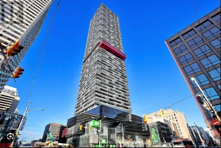 1912 - 8 EGLINTON AVENUE E, Toronto