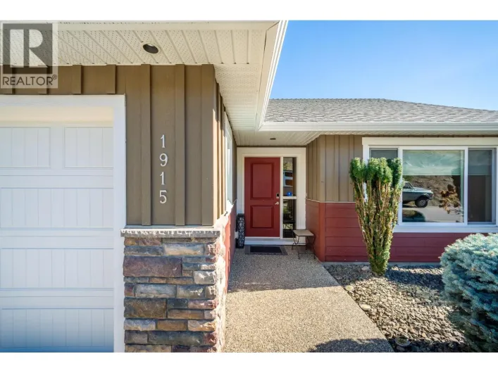 1915 Rosealee Lane, West Kelowna