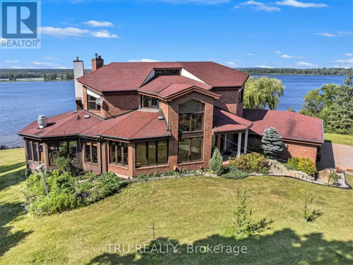 1915 TRANS CANADA ROAD, Ottawa
